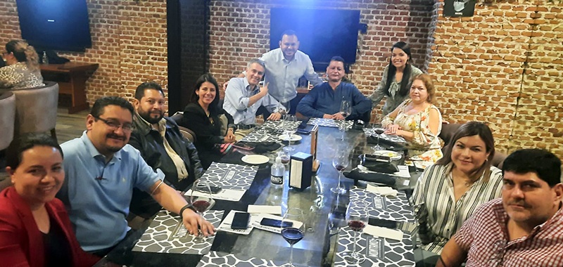 Coach de Guatemala Ludim Moscoso reunió a un importante grupo de dueños de negocios